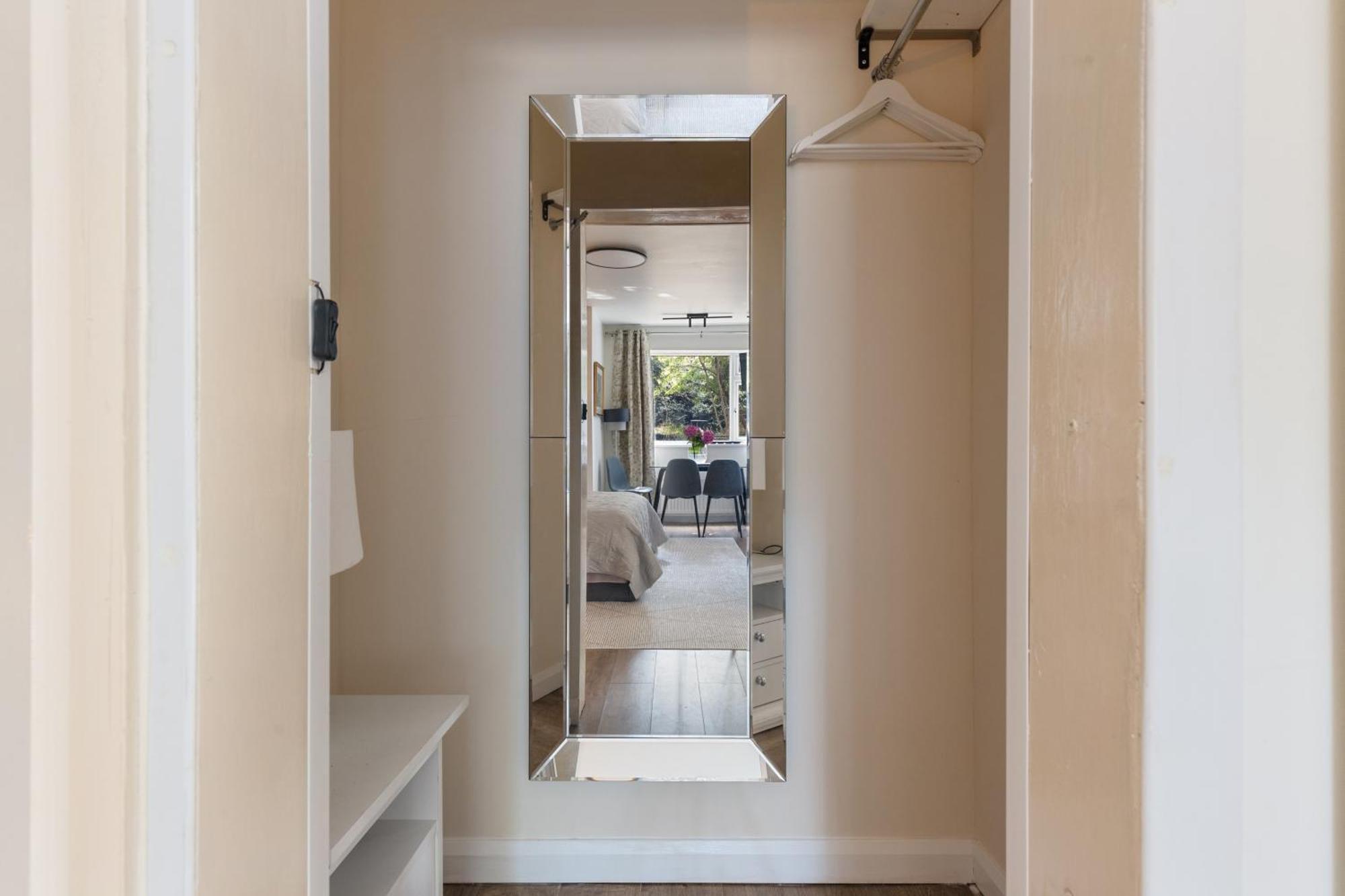 King Studio Apartment With Garden And Parking Ealing Ngoại thất bức ảnh