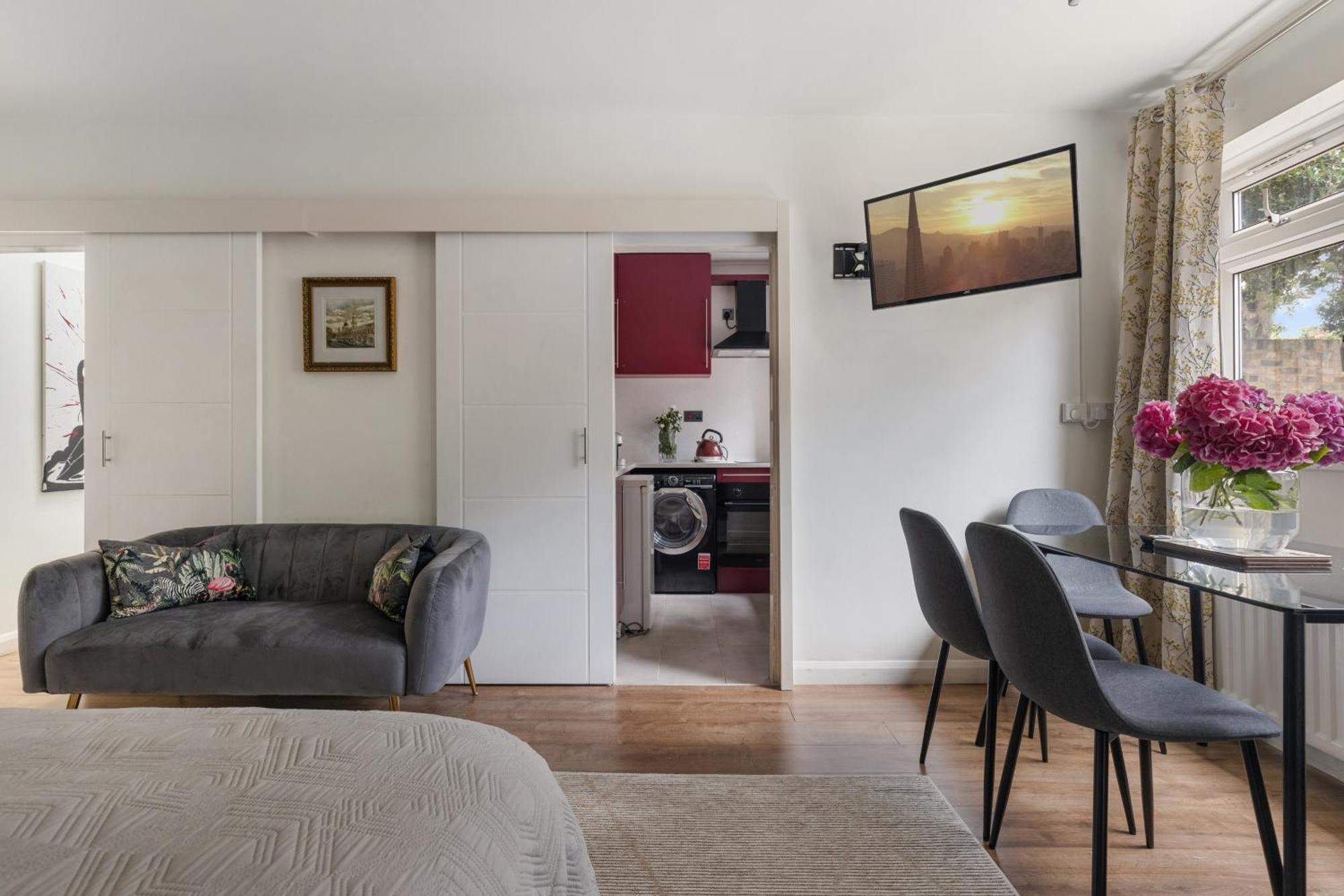 King Studio Apartment With Garden And Parking Ealing Ngoại thất bức ảnh